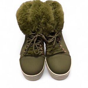 Women's Faux Fur Lace-Up Winter Ankle Boots in Olive